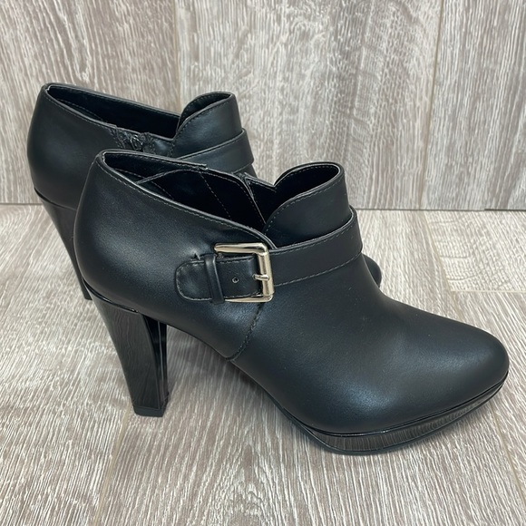 NWT East 5th EF Emmelie Black Booties Memory Foam Buckle Heeled 6 - Picture 3 of 16